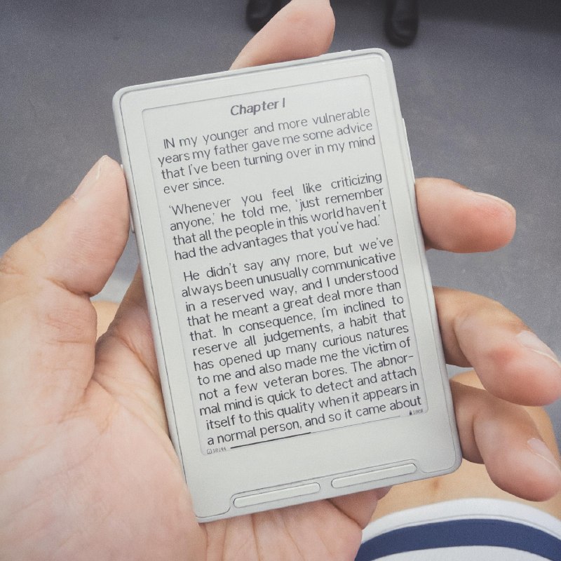 在书的开头，读到了这句名言： “每当你想要批评别人的时候，”他对我说，“你只要记住，这个世界上并不是所有人都拥有过你所拥有的那些优越条件