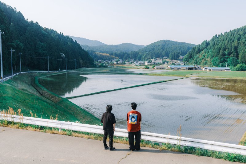 一封家书JR 的学校组织了一次“十四岁的生日”活动，要求家长给孩子写一封家书，放在信封里，在活动当天让孩子拿出来读