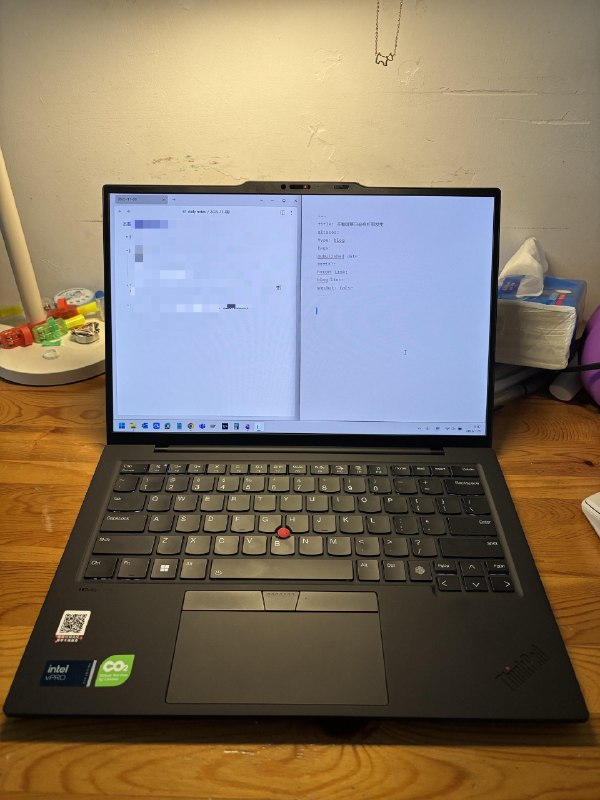 用笔记本写作文，要比用大屏幕，令我专注得多