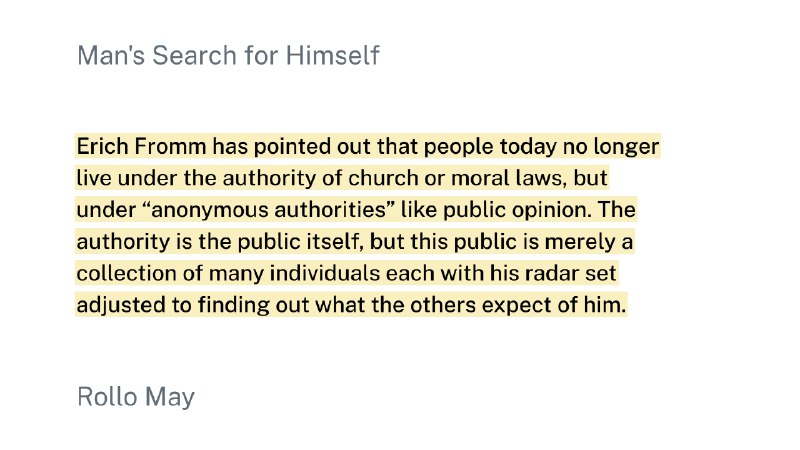 埃里希·弗罗姆指出，当今的人们已不再生活在教会或道德律法的权威之下，而是生活在像“公众舆论”这样的“无名权威”之中